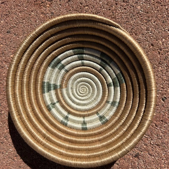 African Hand Woven Baskets 6- 7” Assorted colors available - Picture 6 of 8